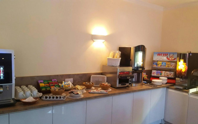 Bridge House Hotel
