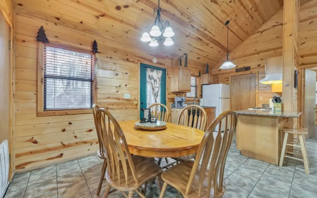 Bear Trail 2 Bedroom Cabin by Redawning
