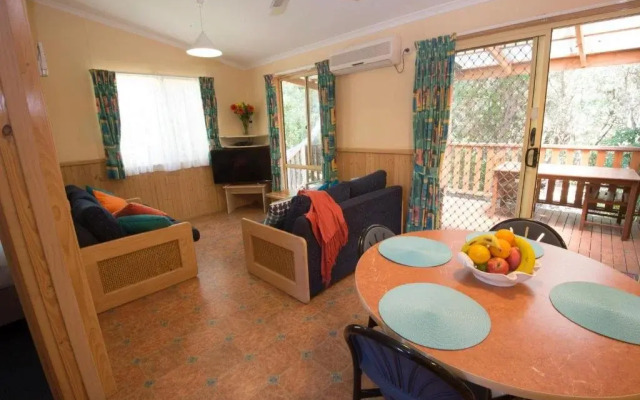 The Lakes Beachfront Holiday Retreat