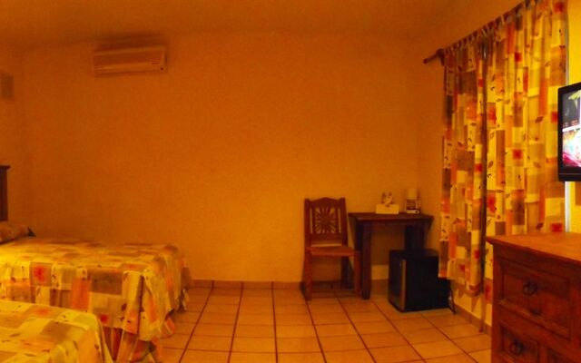 Hotel Hacienda Bugambilias La Paz & Centro de Convenciones