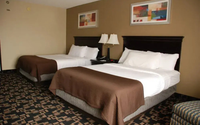 The Plaza Hotel & Suites Winona