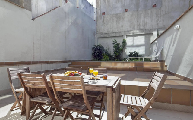 Inside Barcelona Apartments Sants