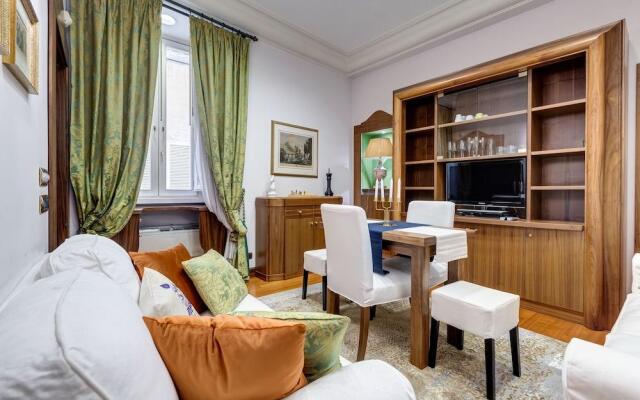 Pantheon Antique Suite