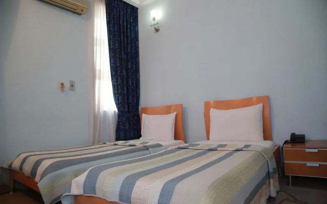 Oasis Lodge
