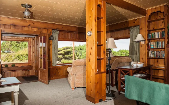 The Tides 4 Br home by RedAwning