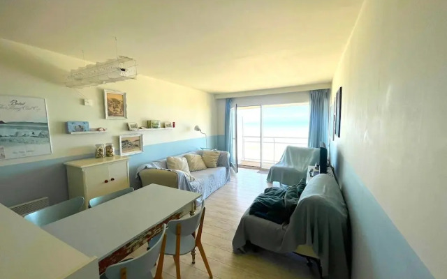 Cozy One-bedroom Apartment With sea View