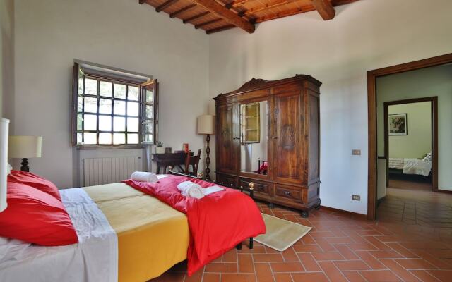 Fattoria Pagnana suites and pool