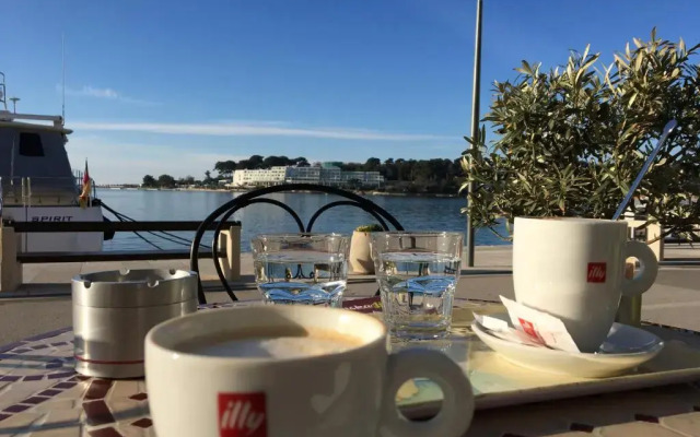 Villa Selo Mekisi the Private Villa With a Heated Pool