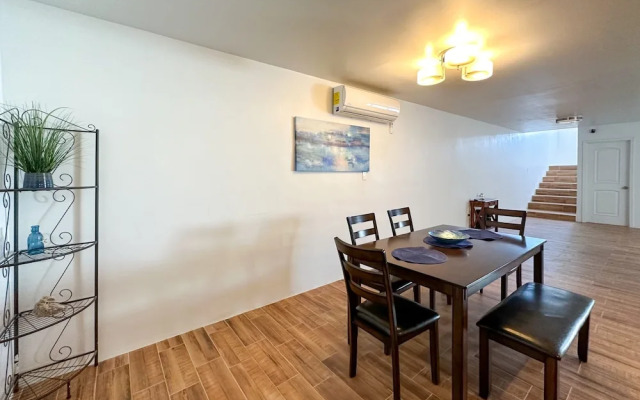 Spacious 3BR House Near Iconic Sandy Beach