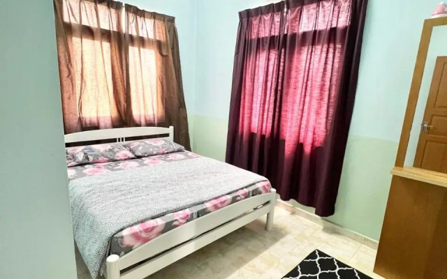 Teratai Homestay Batu Buruk