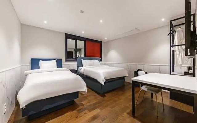 Sinan E.KKLIM Hotel