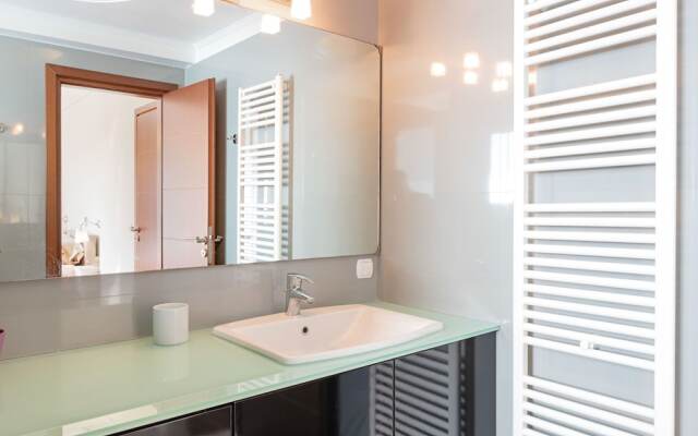 Lovely Family Holiday Home in Saronida Attikis near Beach