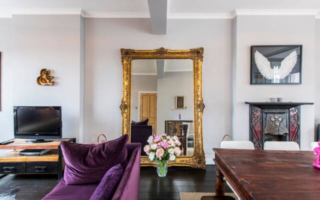 Bright, Stylish 3bed Flat in West Hampstead