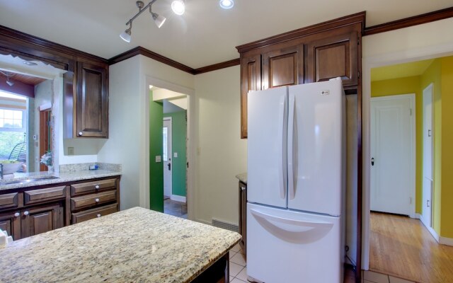 Lakefront Algoma Home w/ Deck, Grill & Fireplace