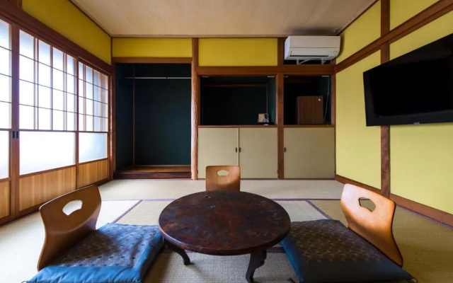 Mitsu Meets – Guest Rooms – Matsuyama