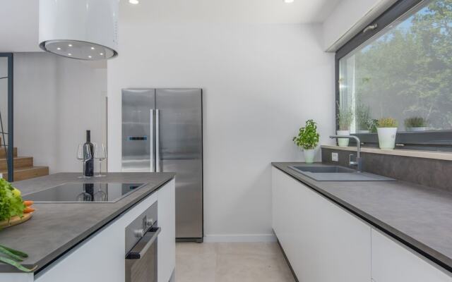 Deluxe Villa in Porec With Wellness Centre & Pool