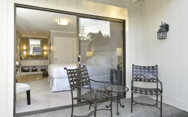 683 S At Silverado Studio Bedroom Residence by Redawning