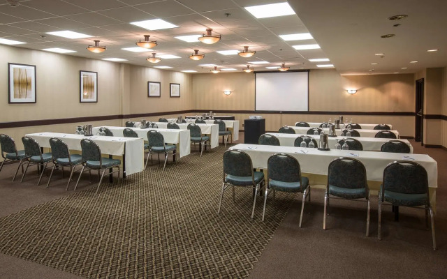 Holiday Inn Portland - Columbia Riverfront by IHG