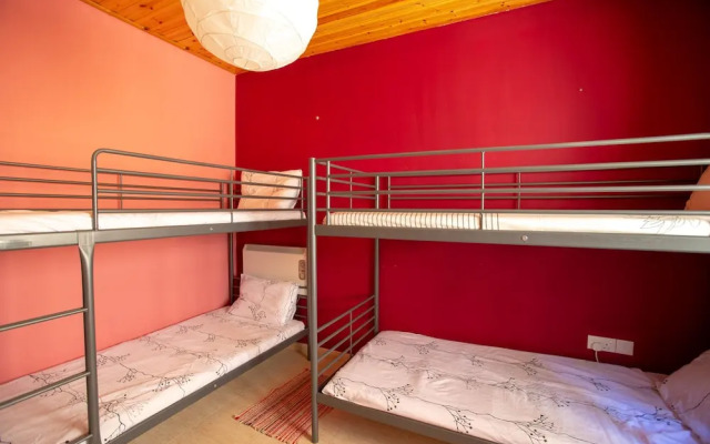 Satori Hut - Hostel