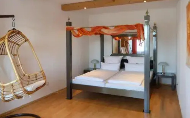 City Hotel