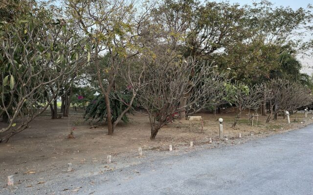 Maingam Resort