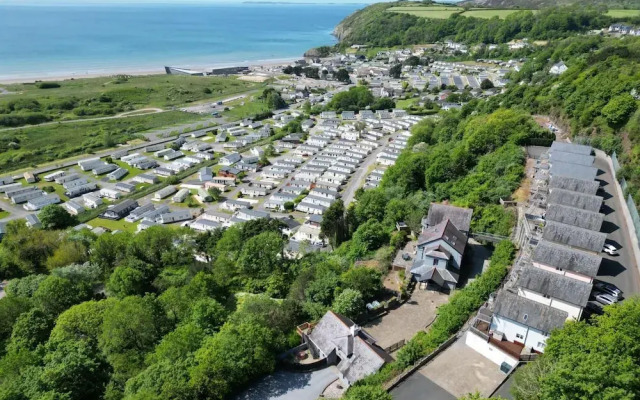 Manor View - 1 Bedroom Apartment - Pendine