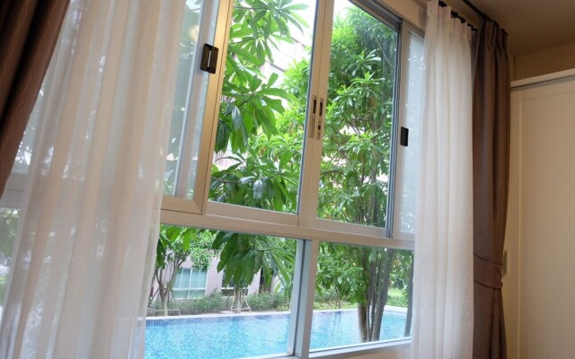 Dcondo Creek Design Room