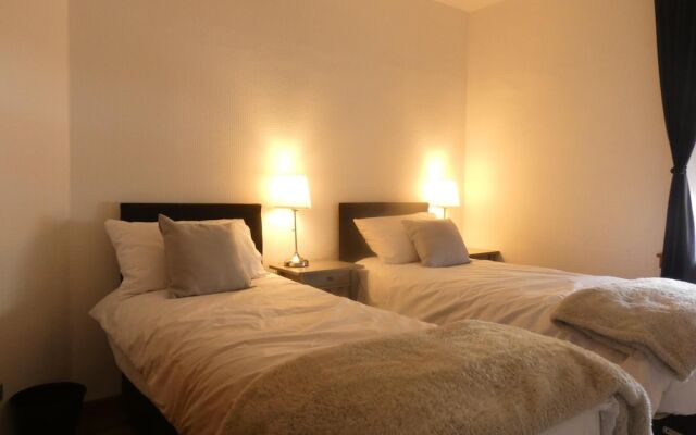 Central 2-bed Flat in Edinburgh