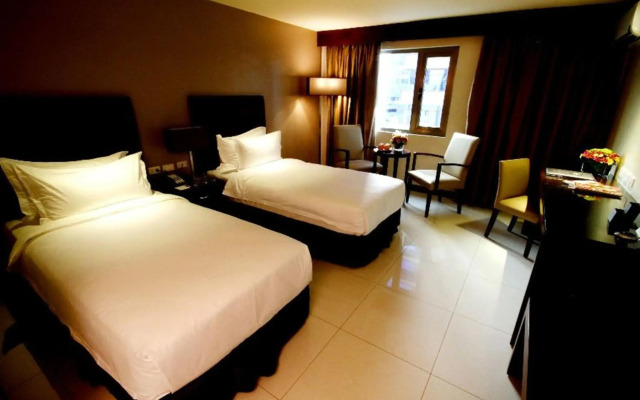 Mandarin Plaza Hotel