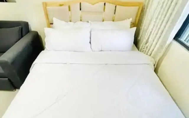 Hubomoto SM Suites