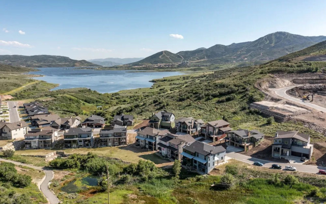 Hot Tub- Spacious-4br-deer Valley-mountain-view