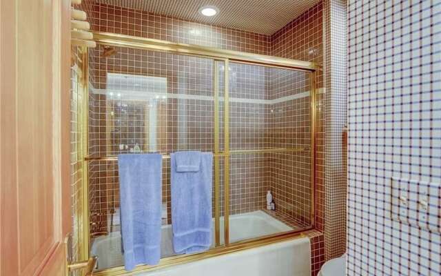 La Maconerrie #12 4 Bedroom Condo