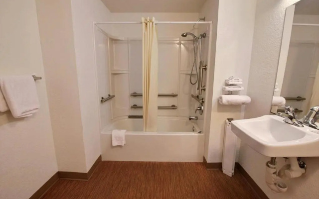 Motel 6 Thornton, CO