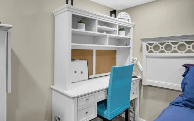 240 Spacious Modern Home w AC