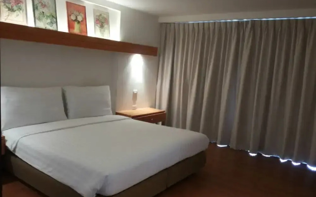 The Green Golf Residence Condominium