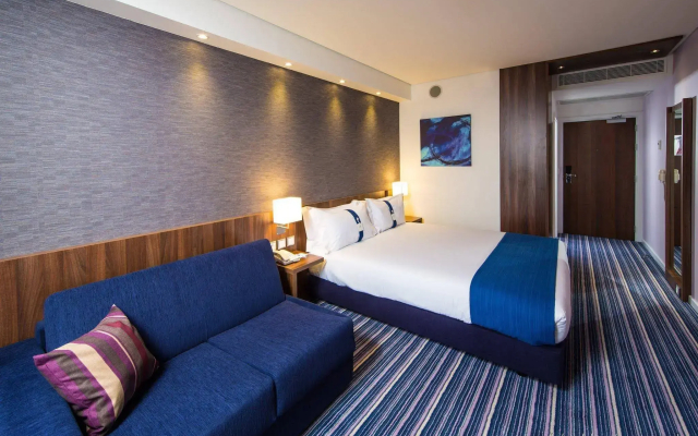 Holiday Inn Express Lisbon Airport by IHG