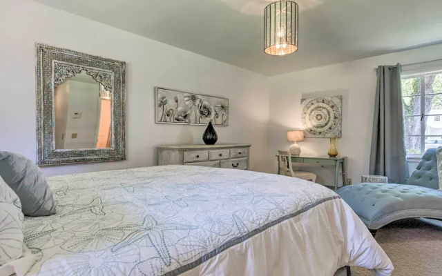 Ocean Springs Home - Walk to Beach & Downtown!