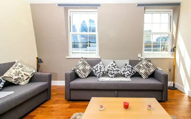 City view flat at Liverpool st Brick Ln
