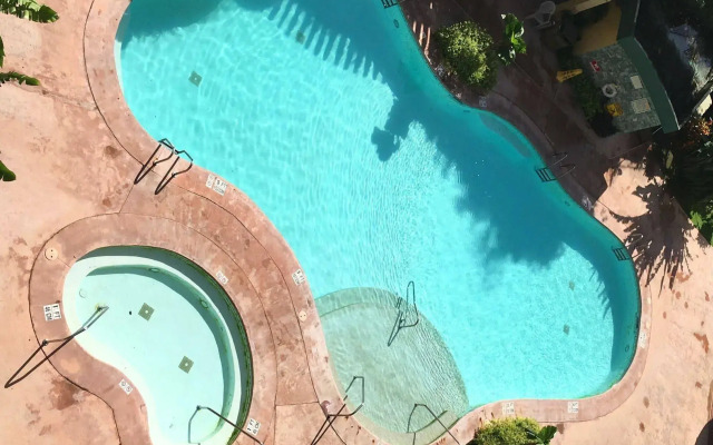 Guam Plaza Resort