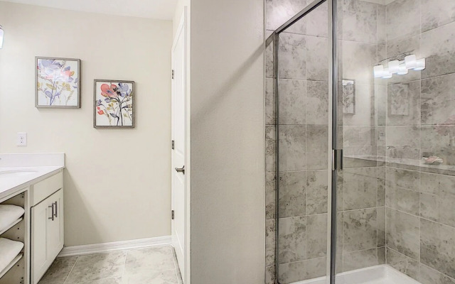 Modern Condo Near Disney Foosball Water Park!