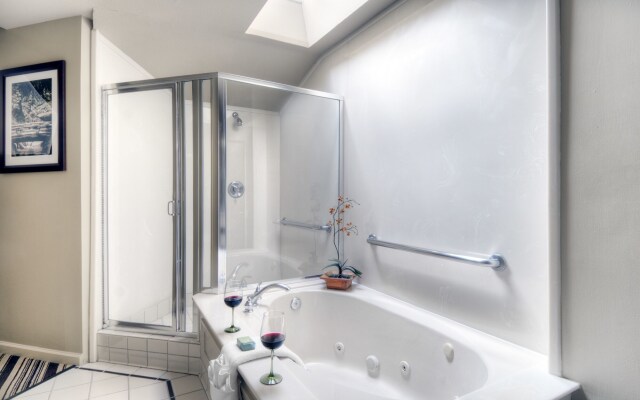 University Park Inn & Suites, an Ascend Collection Hotel