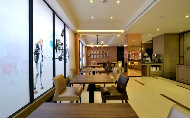 Stay Hotel - Taichung Yizhong