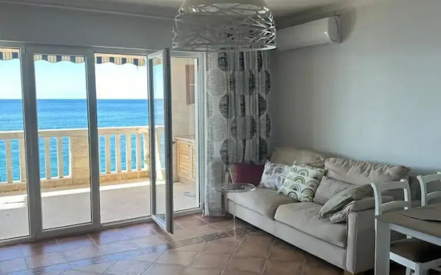 Beachfront Four bedroom Apartment