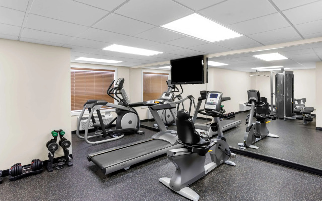 Best Western Thompson Hotel & Suites