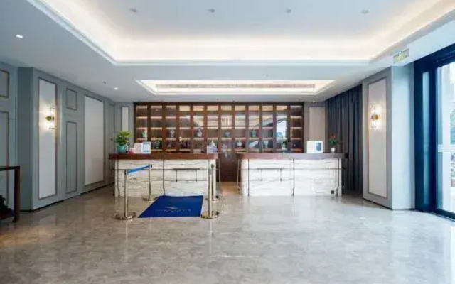 Hong Lou Chang Jian Hotle