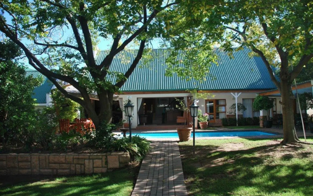 Sunninghill Guest Lodge