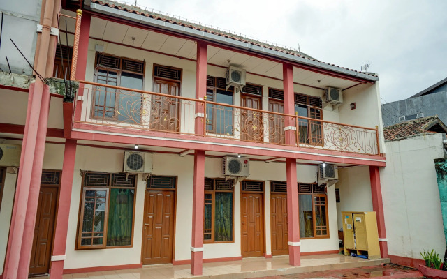 OYO 3882 Pondok Pujasera