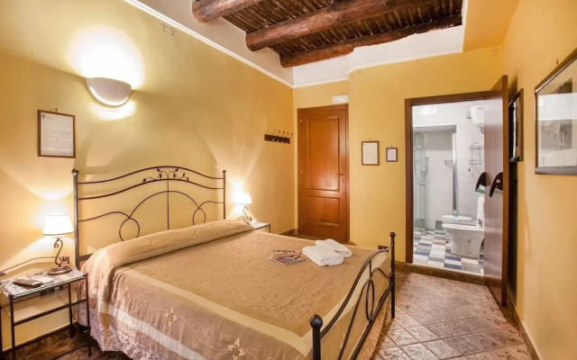 Double Triple Room in Naples City Center