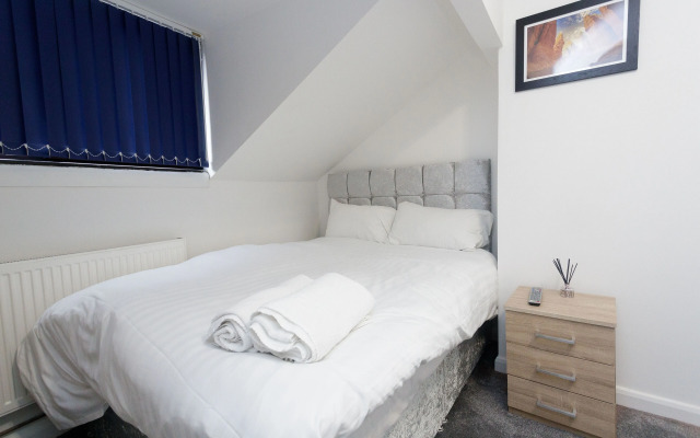 Towler House Apartments 6 Beds in 3 Bedrooms