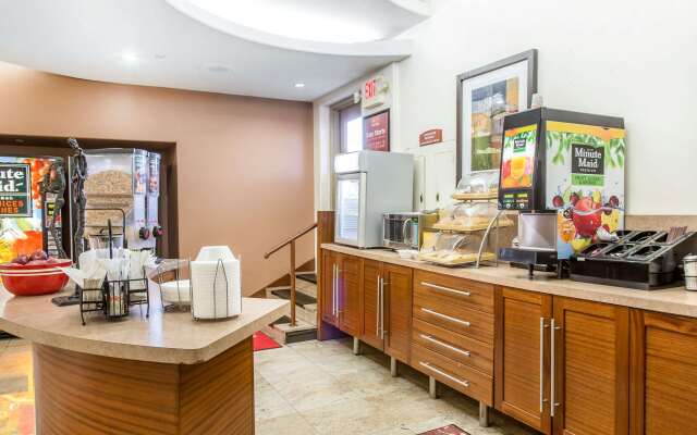 Econo Lodge West Haven